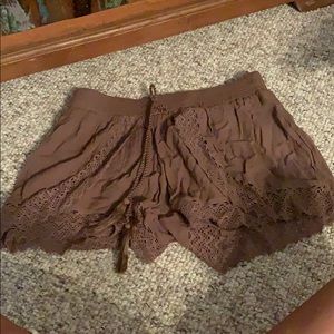 Earthbound shorts size small